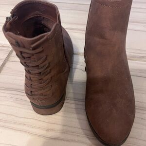 Limelight Brown Suede Ankle Booties (Size 9.5)